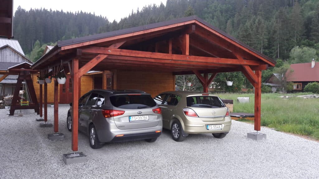 Prístrešok s zadnou prístavbou pre 2 autá 520×680 1